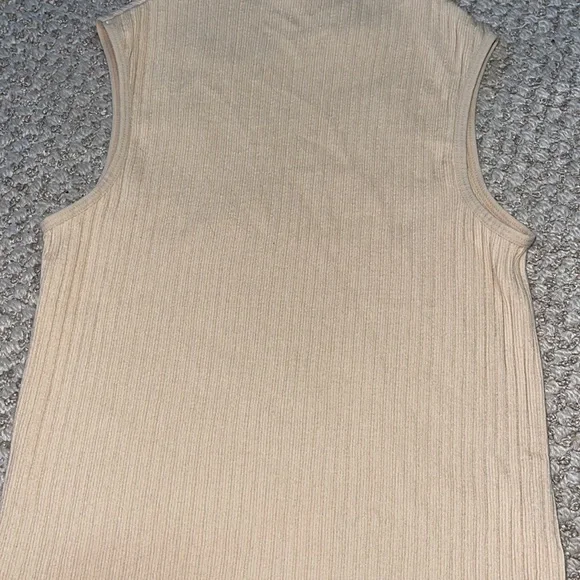 Top - Picture 2 of 3